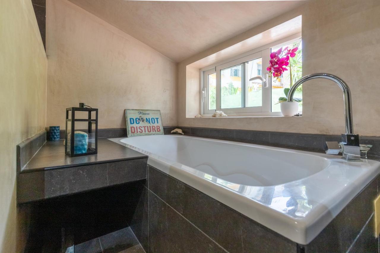 Seabreeze Carihuela Apartment Torremolinos Dış mekan fotoğraf